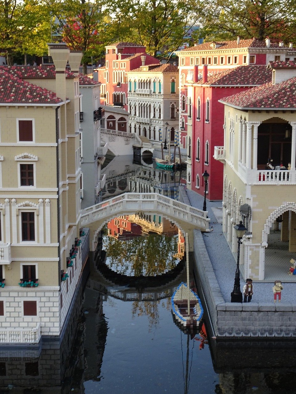 venice, legoland, from lego pieces, lego blocks, lego, mini world, nature, building blocks, italy, replica, legomaennchen, miniland, toy, amusement park, building, bridge, city, channels, channel, water